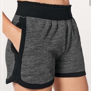 lululemon Cool & Collected Short 2.5” in Heather Grey/Black